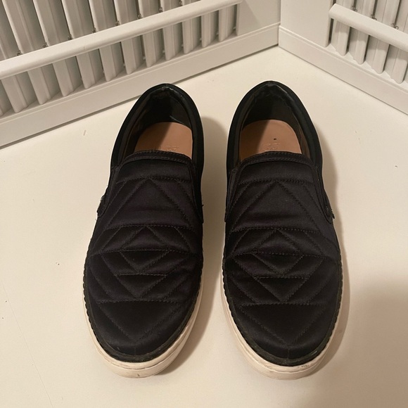 UGG Shoes - Uggs quilt design shoes 40% silk and 60% cotton. Great conditions.